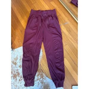 Lululemon Dance Studio Jogger Red Merlot Maroon Bordeaux Size 6
